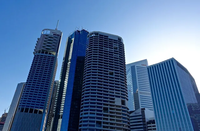 skyskrapor, byggnader, stad, business building, torn, kontorsbyggnad exteriör, metropolitan, arkitektur, urban, modern, exteriör, glas, australien, brisbane, blå office, blått glas, blå glasögon. Så väljer du integrationsstrategi för affärssystem